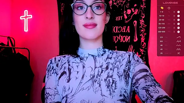 Snapshot of Miss_Alice__ chatting on September 19, 2025, 11:31 pm Miss Alice online show from September 19, 2025, 11:31 pm