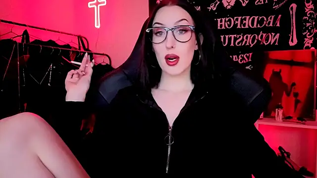 Miss Alice   online show from May 13, 2026, 12:17 am