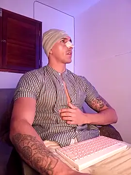 Snapshot of Joylopez_fit chatting on February 6, 2026, 4:03 pm Joylopez fit online show from February 6, 2026, 4:03 pm