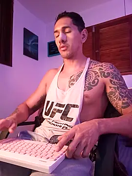 Snapshot of Joylopez_fit chatting on February 16, 2026, 11:42 am Joylopez fit online show from February 16, 2026, 11:42 am