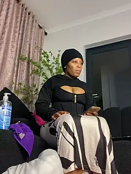 Thando04 online show from December 21, 2025, 7:48 pm