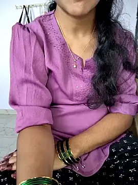 lovelygirl4567 online show from December 15, 2025, 5:46 am