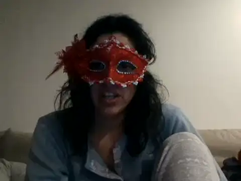 Snapshot of couple-tuga chatting on February 12, 2025, 9:33 pm couple-tuga online show from February 12, 2025, 9:33 pm