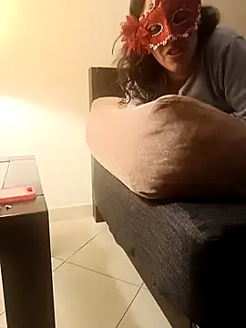 Snapshot of couple-tuga chatting on March 1, 2025, 11:15 pm couple-tuga online show from March 1, 2025, 11:15 pm