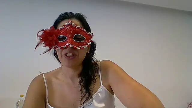 couple-tuga online show from May 31, 2026, 9:26 am