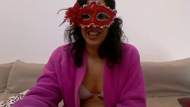 Snapshot of couple-tuga chatting on February 17, 2025, 11:34 am couple-tuga online show from February 17, 2025, 11:34 am