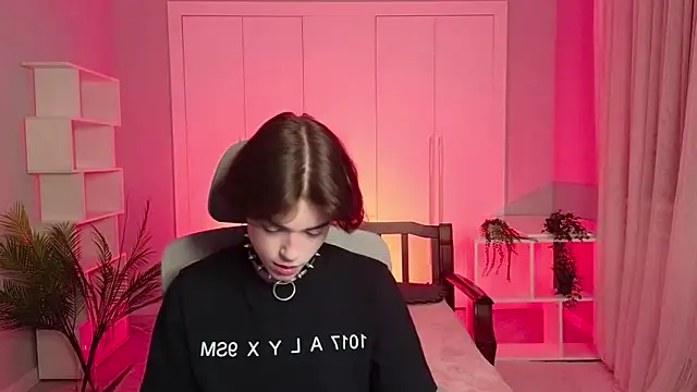 Snapshot of b0y_fantasy chatting on January 29, 2025, 4:30 pm b0y fantasy online show from January 29, 2025, 4:30 pm