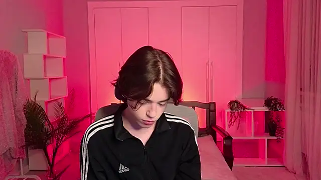 Snapshot of b0y_fantasy chatting on February 3, 2025, 5:24 pm b0y fantasy online show from February 3, 2025, 5:24 pm