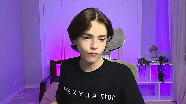 Snapshot of b0y_fantasy chatting on January 5, 2025, 7:07 pm b0y fantasy online show from January 5, 2025, 7:07 pm