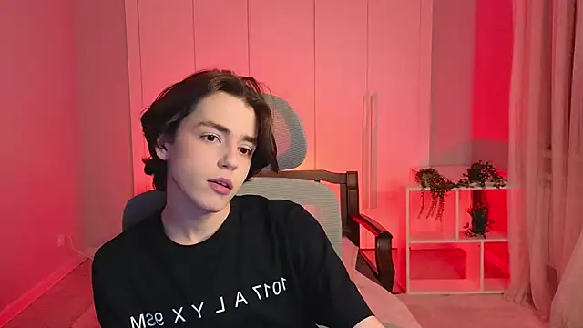 Snapshot of b0y_fantasy chatting on January 16, 2025, 5:33 pm b0y fantasy online show from January 16, 2025, 5:33 pm