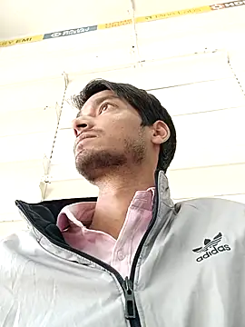 Snapshot of Tarun_0026 chatting on February 19, 2025, 5:49 am Tarun 0026 online show from February 19, 2025, 5:49 am
