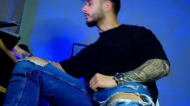 Snapshot of XanderCage99 chatting on February 25, 2026, 12:11 am XanderCage99 online show from February 25, 2026, 12:11 am