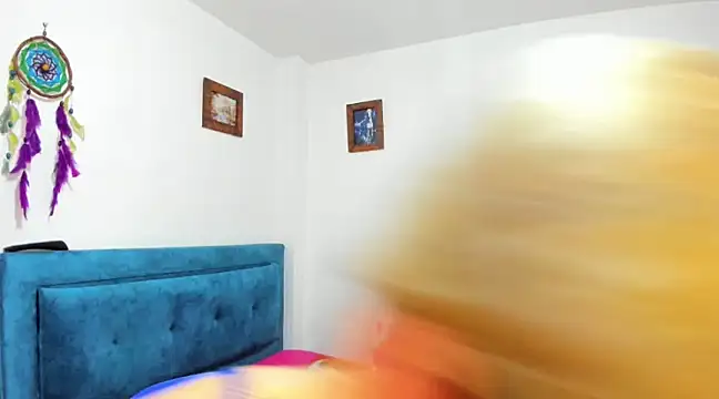 sofi saliva2511 online show from March 18, 2025, 1:35 am