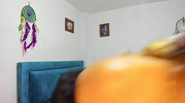 sofi saliva2511 online show from March 18, 2025, 6:28 pm