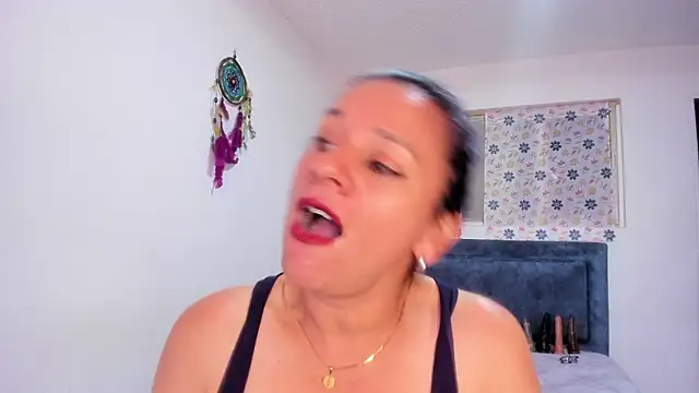 sofi saliva2511 online show from March 19, 2026, 6:52 pm