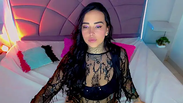 Carolaine01 online show from September 26, 2025, 8:16 pm