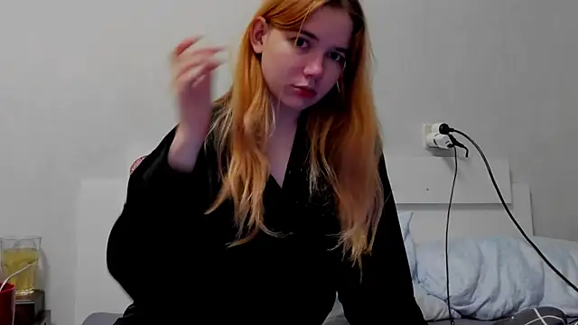 lia lovelly online show from September 27, 2025, 10:05 pm