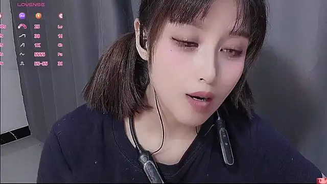 Lucky-xiuxiu online show from September 30, 2025, 2:56 pm