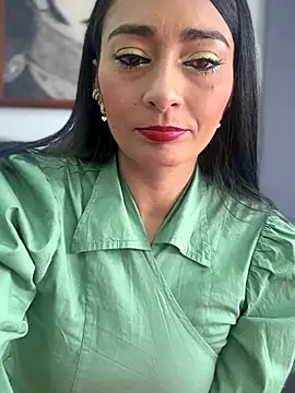 Snapshot of BELLA--26 chatting on November 19, 2025, 2:39 pm BELLA--26 online show from November 19, 2025, 2:39 pm