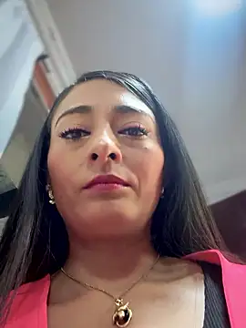 Snapshot of BELLA--26 chatting on October 10, 2025, 1:56 pm BELLA--26 online show from October 10, 2025, 1:56 pm