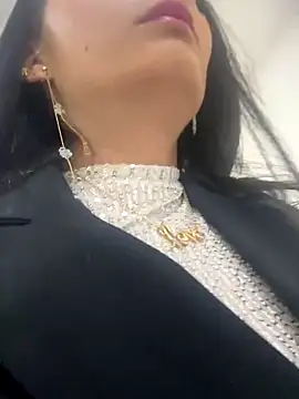 Snapshot of BELLA--26 chatting on November 7, 2025, 2:21 pm BELLA--26 online show from November 7, 2025, 2:21 pm