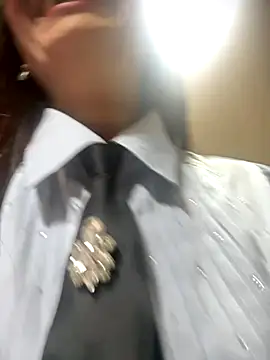 Snapshot of BELLA--26 chatting on October 15, 2025, 1:52 pm BELLA--26 online show from October 15, 2025, 1:52 pm