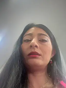 Snapshot of BELLA--26 chatting on November 6, 2025, 1:37 pm BELLA--26 online show from November 6, 2025, 1:37 pm