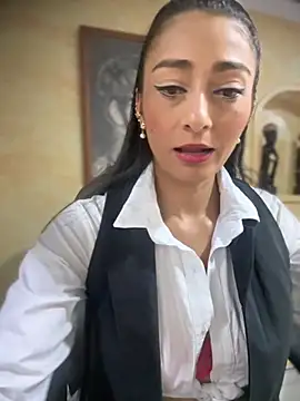 Snapshot of BELLA--26 chatting on October 24, 2025, 1:54 pm BELLA--26 online show from October 24, 2025, 1:54 pm