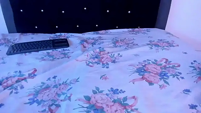 violetadumsper online show from October 5, 2025, 3:30 am