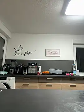 Mia-Fuchs online show from February 22, 2026, 11:39 pm