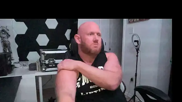 Snapshot of ozmit chatting on January 28, 2025, 5:54 am ozmit online show from January 28, 2025, 5:54 am