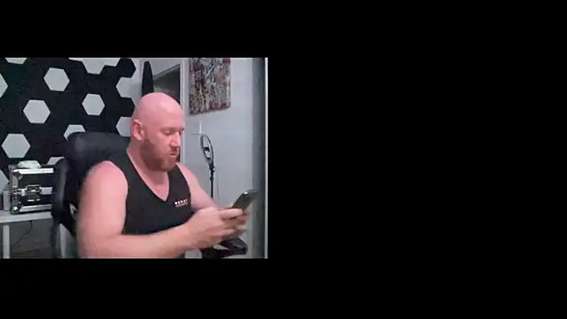 Snapshot of ozmit chatting on January 25, 2025, 3:19 am ozmit online show from January 25, 2025, 3:19 am