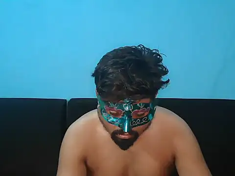 Snapshot of Desi_Heat chatting on April 20, 2026, 3:02 pm Desi Heat online show from April 20, 2026, 3:02 pm