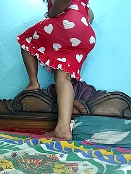 Snapshot of _MilkyBar chatting on September 18, 2025, 5:49 pm MilkyBar online show from September 18, 2025, 5:49 pm