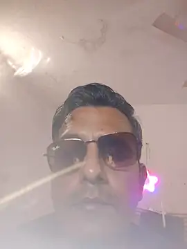 MAGNETICDADDY8 online show from October 20, 2025, 10:21 pm