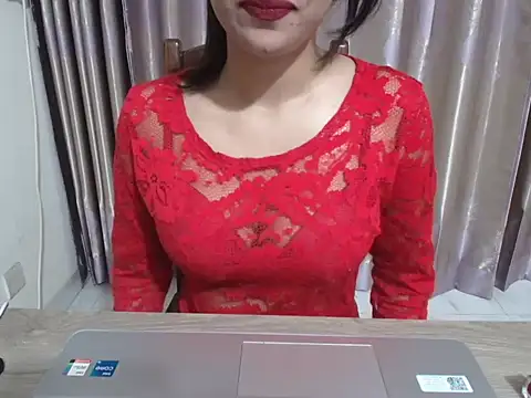 Snapshot of Elena-Cruz chatting on January 29, 2025, 5:02 pm Elena-Cruz online show from January 29, 2025, 5:02 pm