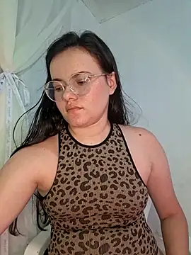 Snapshot of camillebr chatting on March 6, 2026, 11:00 pm camillebr online show from March 6, 2026, 11:00 pm