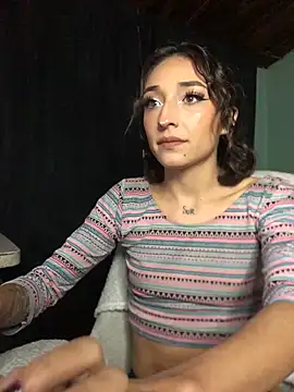 Snapshot of NickiYoung chatting on January 31, 2025, 6:57 am NickiYoung online show from January 31, 2025, 6:57 am