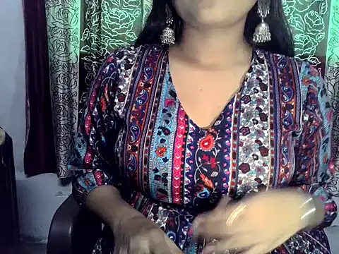 SIYA MAVI online show from November 13, 2025, 4:16 am