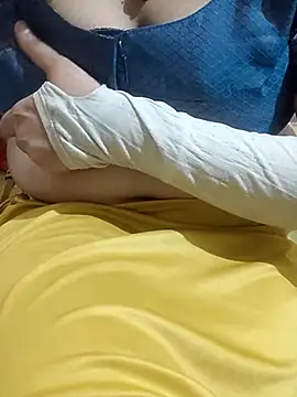 Snapshot of mallupriyapriya chatting on March 18, 2025, 7:55 am mallupriyapriya online show from March 18, 2025, 7:55 am