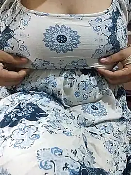 Snapshot of mallupriyapriya chatting on March 5, 2025, 10:33 am mallupriyapriya online show from March 5, 2025, 10:33 am