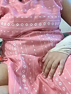 Snapshot of mallupriyapriya chatting on September 20, 2025, 5:34 am mallupriyapriya online show from September 20, 2025, 5:34 am