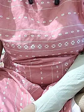 Snapshot of mallupriyapriya chatting on October 18, 2025, 6:15 am mallupriyapriya online show from October 18, 2025, 6:15 am