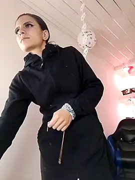 Anniee x online show from October 26, 2025, 9:10 am