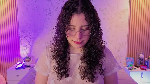 Charlotte  Miller online show from April 15, 2026, 11:38 am