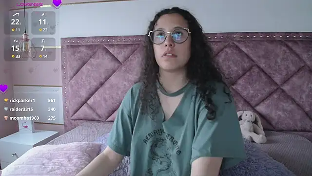 Snapshot of Charlotte__Miller chatting on February 25, 2025, 11:04 pm Charlotte Miller online show from February 25, 2025, 11:04 pm