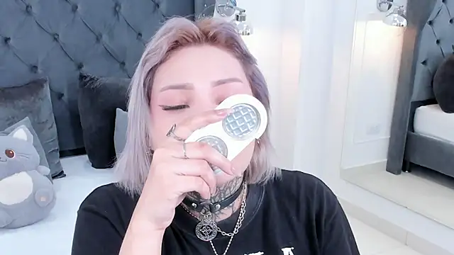 Snapshot of jinxv_nuss chatting on February 25, 2026, 2:12 am jinxv nuss online show from February 25, 2026, 2:12 am