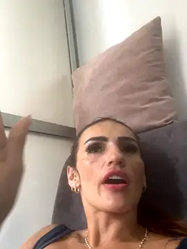 Samantha bigboobs online show from December 3, 2025, 6:18 pm