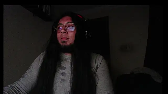 Snapshot of Heimslegxx chatting on December 21, 2025, 5:20 am Heimslegxx online show from December 21, 2025, 5:20 am