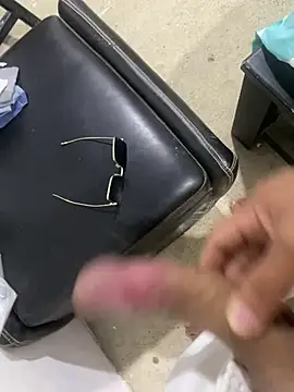 elflalope online show from February 24, 2025, 7:22 am